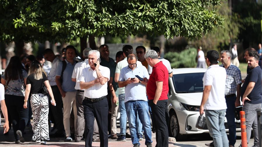 Adana'da 5,5 b�y�kl���ndeki deprem