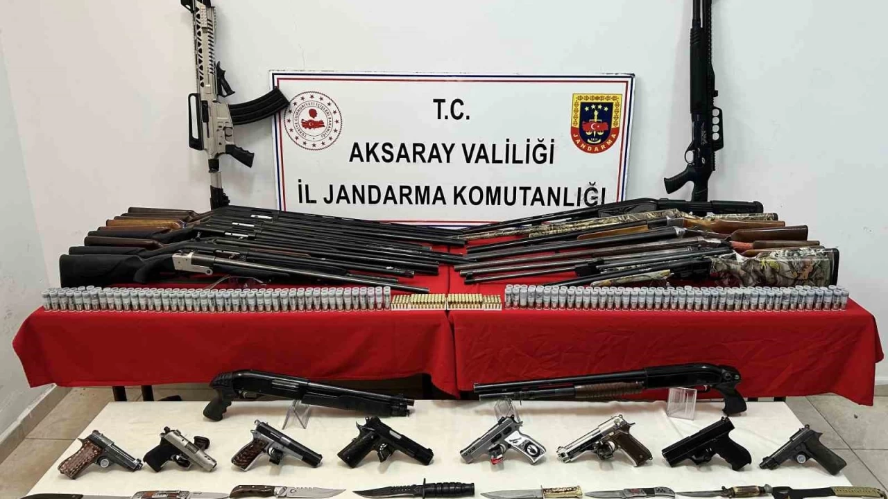 Aksaray'da magandaların evlerden cephanelik çıktı