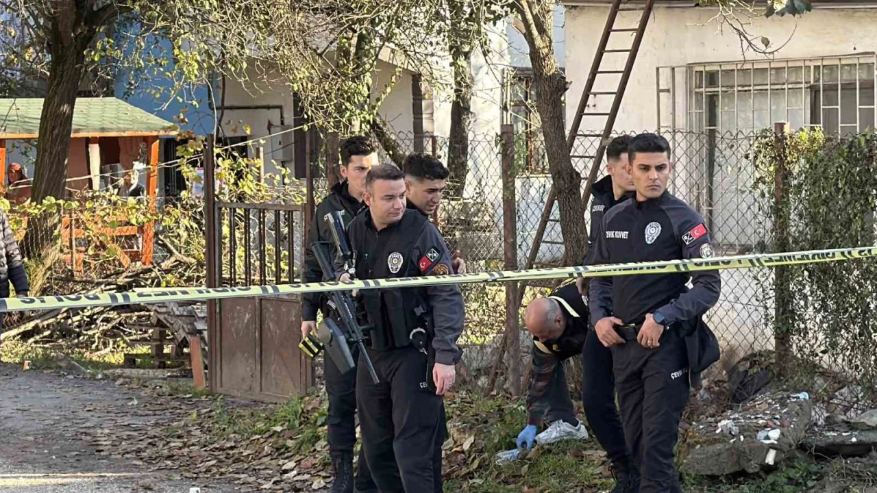 Amca çocuklarının kavgasında kan aktı