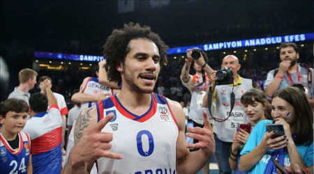 Anadolu Efes şampiyonluğa çok yakın