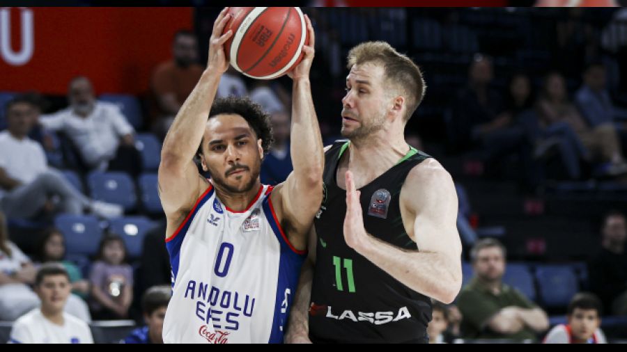 Anadolu Efes seriye galibiyetle ba�lad� 