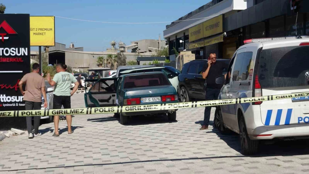 Antalya'da otomobilin arka koltuunda l bulundu