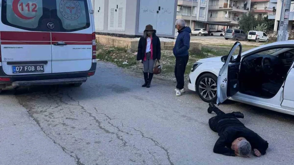 Antalya'da seyir halindeki otomobile silahl� sald�r�: 1 yaral�