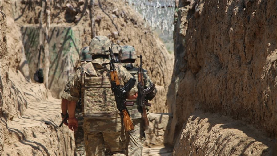 Azerbaycan Karabağ'da operasyon başlattı