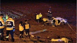 Batman'da feci kaza: 3 �l�, 3 yaral�