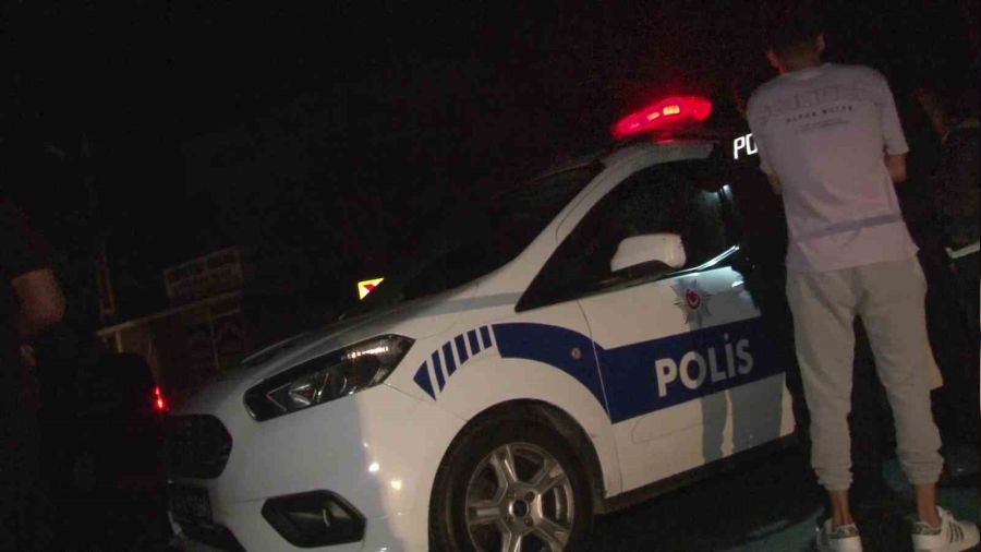 Beykoz'da kahvehaneyi taradılar: 4 yaralı