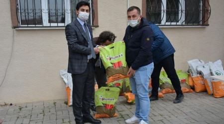 Beylikova'da 40 çiftçiye ücretsiz tohum dağıtımı yapıldı