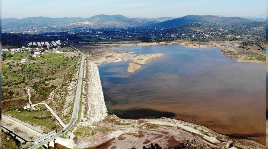 Bodrum'da n�fus artt� su yetmez oldu