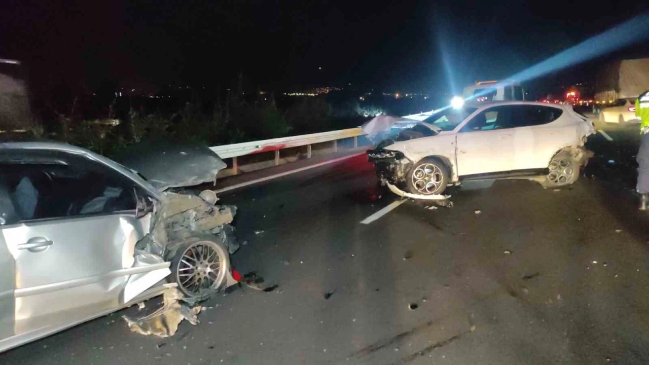 Bursa'da 4 araç çarpıştı: 1 ölü, 7 yaralı