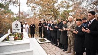 Çanakkale Kahramanı Seyit Onbaşı, mezarı başında anıldı