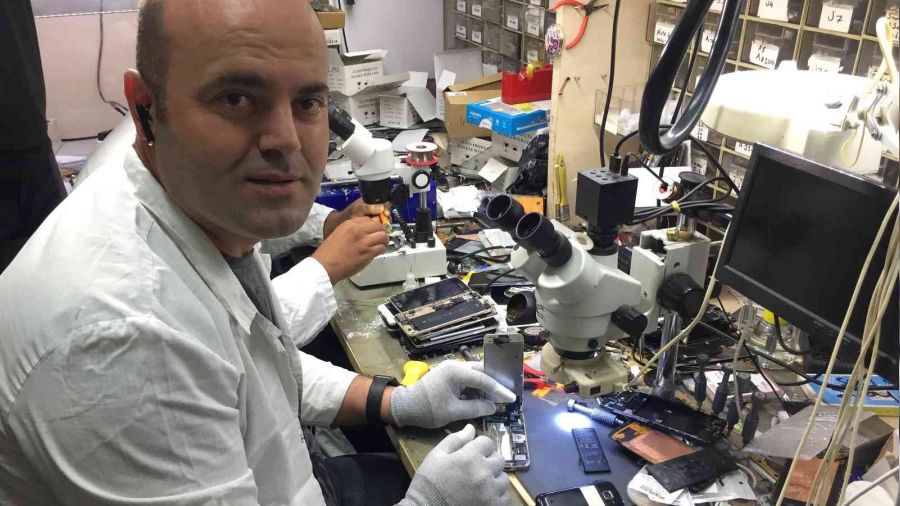 Cep telefonu bomba gibi patladı