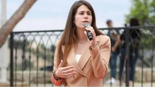 �e�me Belediye Ba�kan� Lal Denizli adliyeye geldi