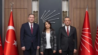 CHP Genel Başkanı Özel, DEM Parti Eş Genel Başkanları Hatimoğulları ve Bakırhan ile görüştü