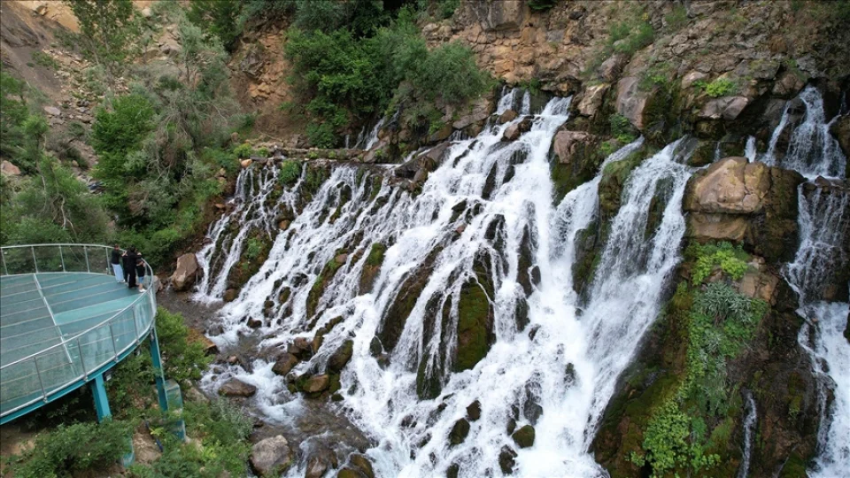 Dağın kalbinden gelen mucize: Tomara Şelalesi Tabiat Parkı