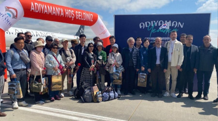 Deprem blgesine ilk turist kafilesi Gney Kore'den