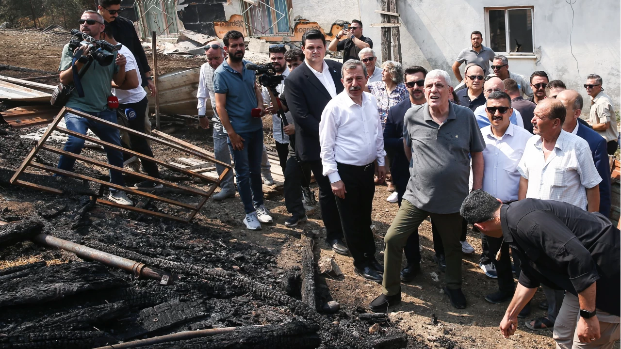 Dervi�o�lu, Bursa'daki orman yang�n�ndan etkilenen mahalleyi ziyaret etti