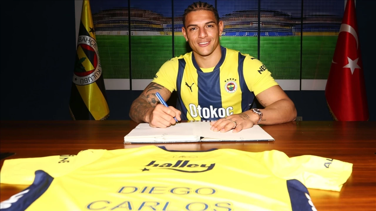 Diego Carlos, Como'ya kiraland�