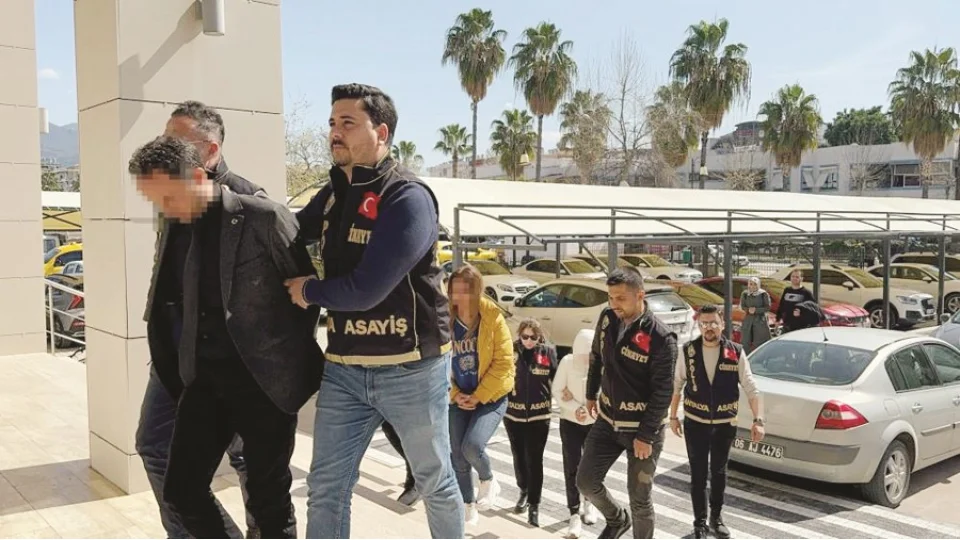 Di� hekimi cinayeti san�klar�na a��rla�t�r�lm�� m�ebbet