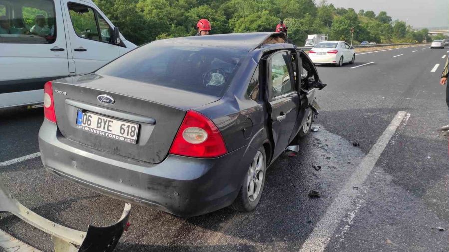 Dzce'de otomobil tra arkadan arpt: 5 yaral