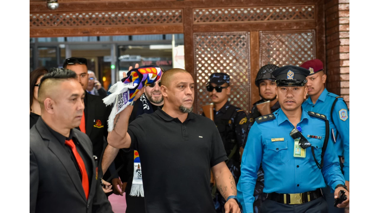 Efsane futbolcu Roberto Carlos Nepal'de