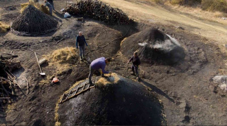 Ekmeğini ateşten çıkaranların zorlu mesaisi