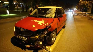 Elaz'da otomobilin arpt yayalardan biri hayatn kaybetti