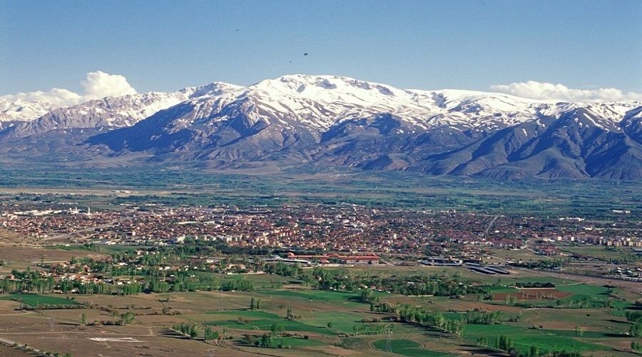 Erzincan’da 16 bin metrekare icradan satılık arazi