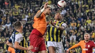 Fenerbahçe ‘geri dönüşlerle’ yarıştan kopmadı