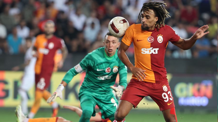 Galatasaray milli araya moralli girdi