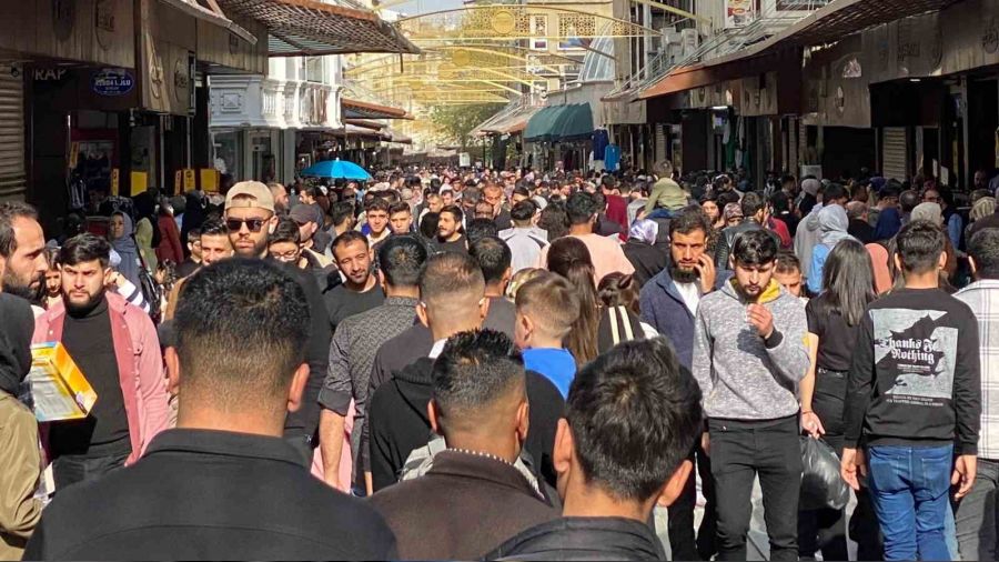 Gaziantep'te �ar�� ve pazarlarda bayram yo�unlu�u