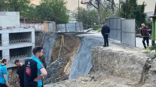Gaziosmanpaa'da inaat almas srasnda yol kt
