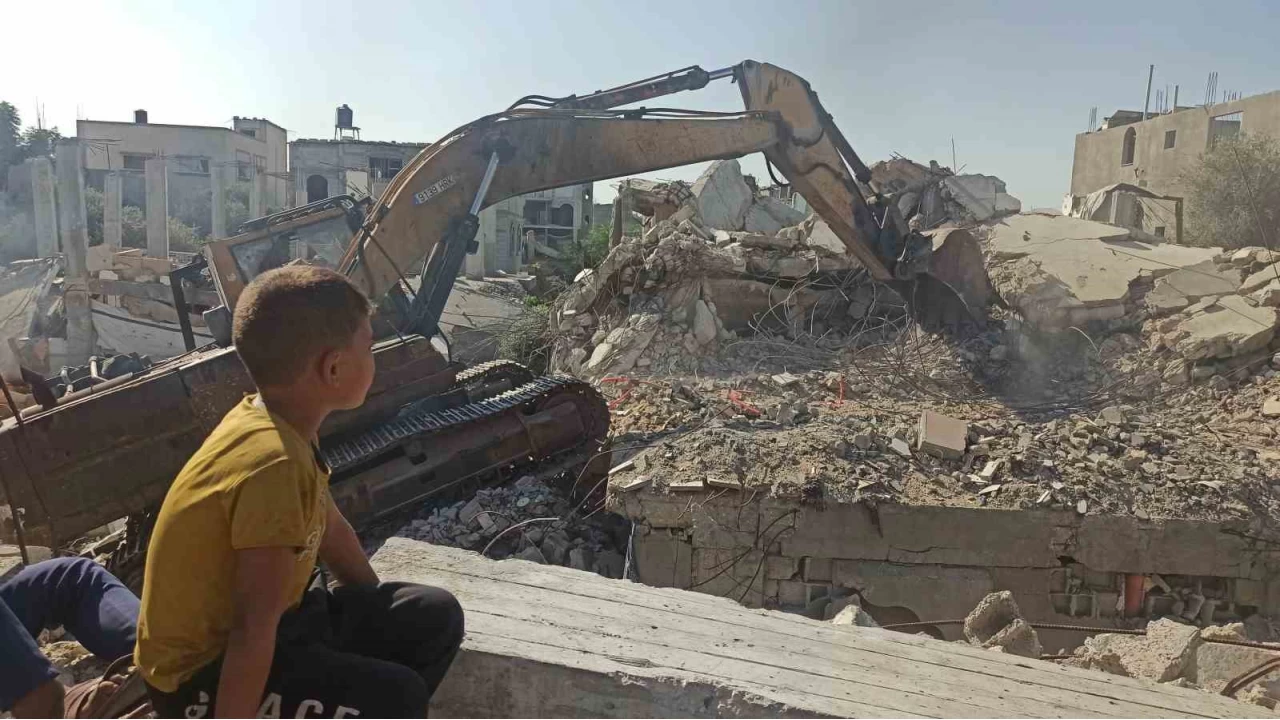 Gazze'de enkaz altndaki cenazelerin karlmasna daha yeni baland