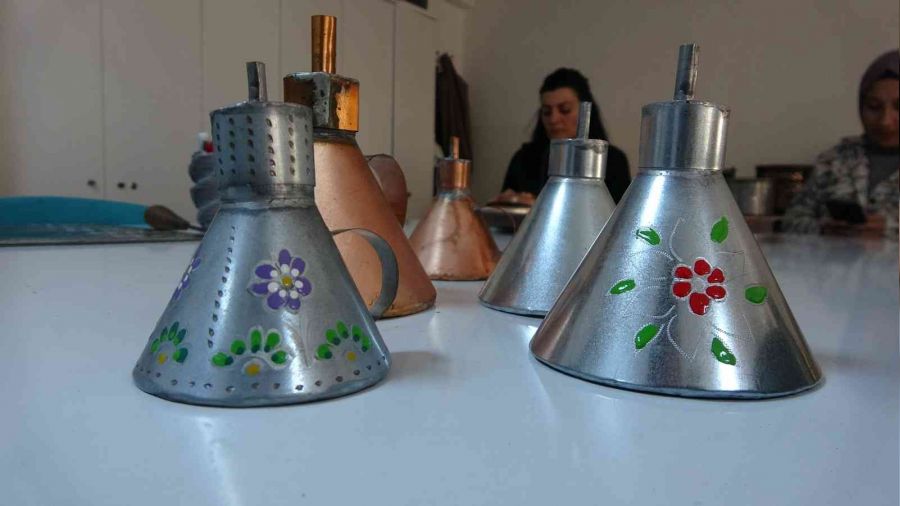 Geçmişin idare lambaları yeniden hayat buluyor