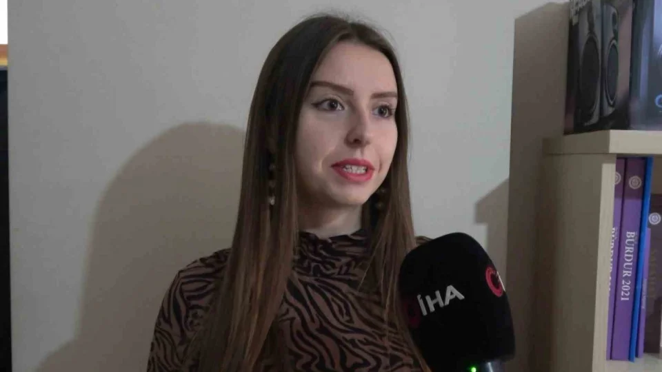 Genç kızı avukat gibi arayıp dolandırmaya çalıştı