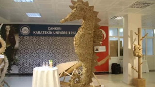 Genler atk kartonlardan sanat eseri yapt