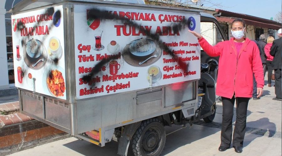 Kadının seyyar aracına çirkin saldırı