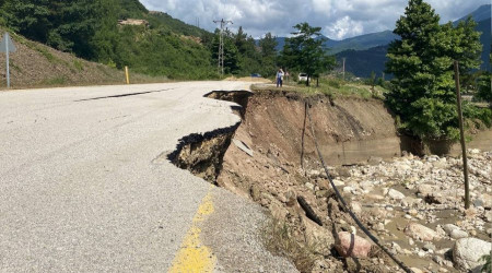 Karabük'te sağanak heyelanlara neden oldu