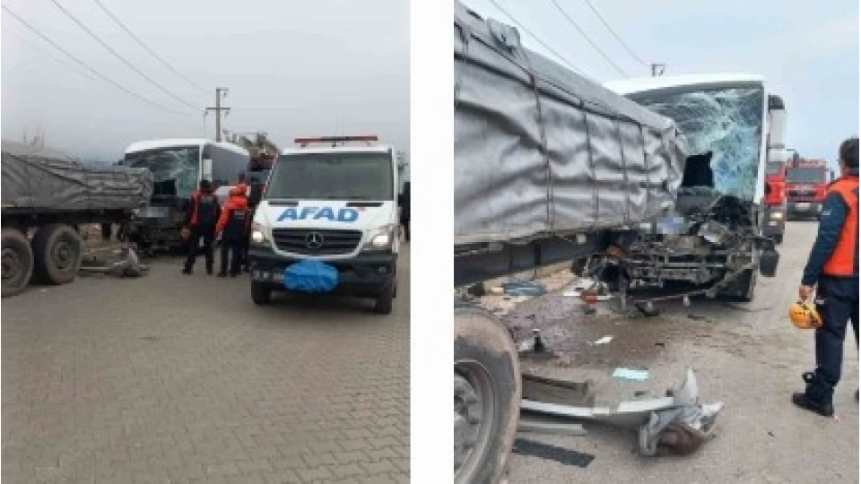 Kayseri'de ���i servisi t�ra arkadan �arpt�: �ok say�da yaral� var