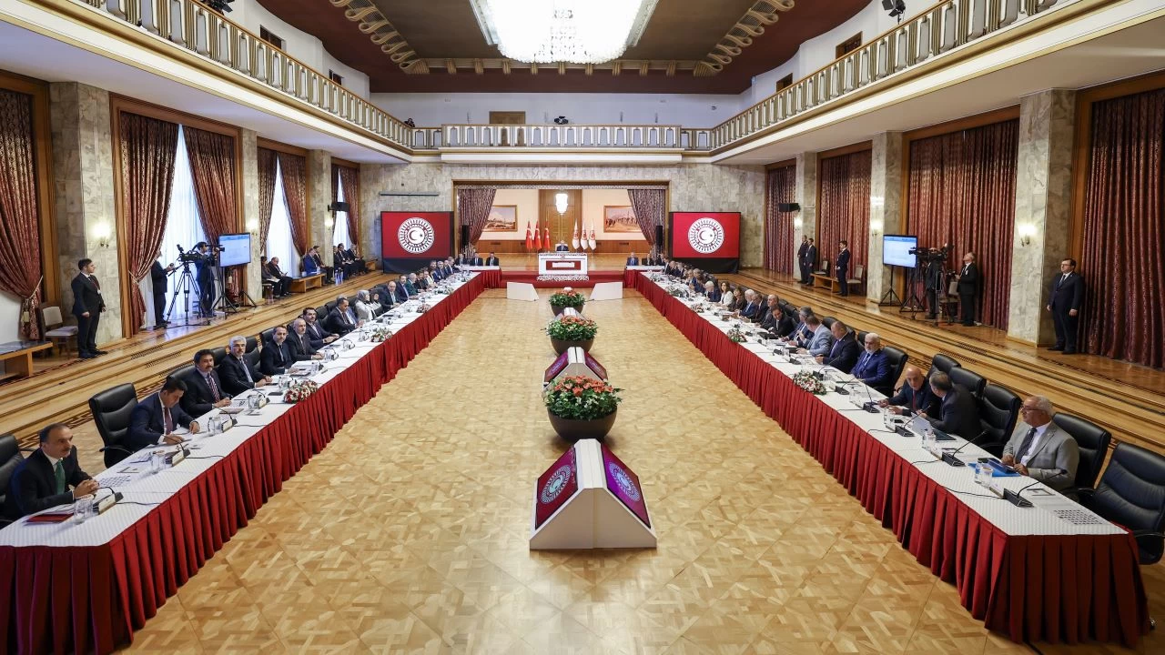 Komisyona özel internet sitesi kuruldu