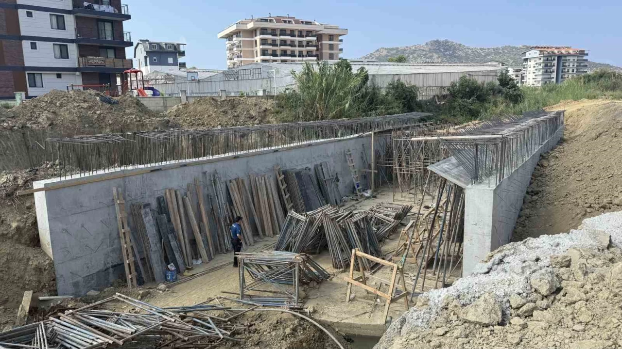 K�pr� in�aat�nda d��en i��i a��r yaraland�