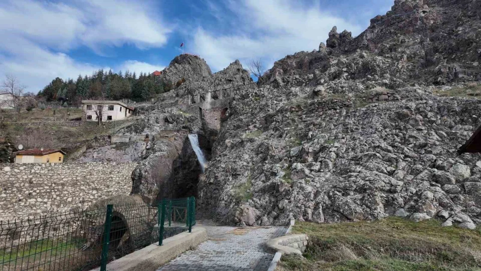 K�tahya'da kay�p k�z �ocu�unun cans�z bedeni bulundu