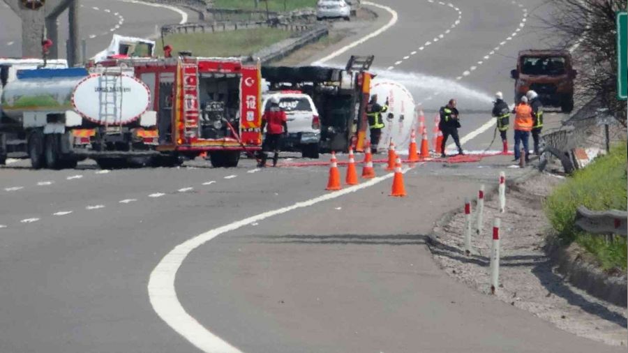 LPG tankeri devrildi, TEM otoyolu kapand