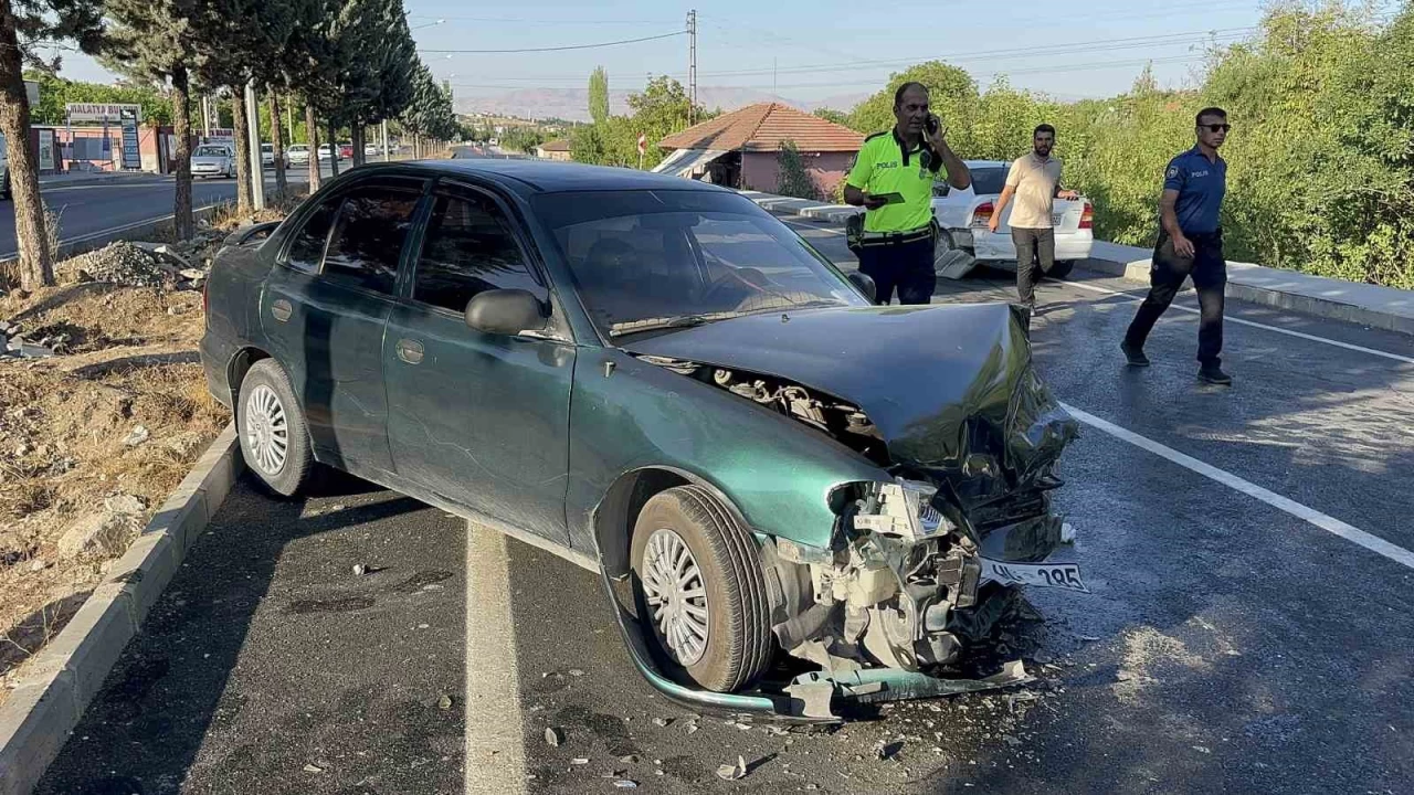 Malatya'da zincirleme trafik kazası: 3 yaralı