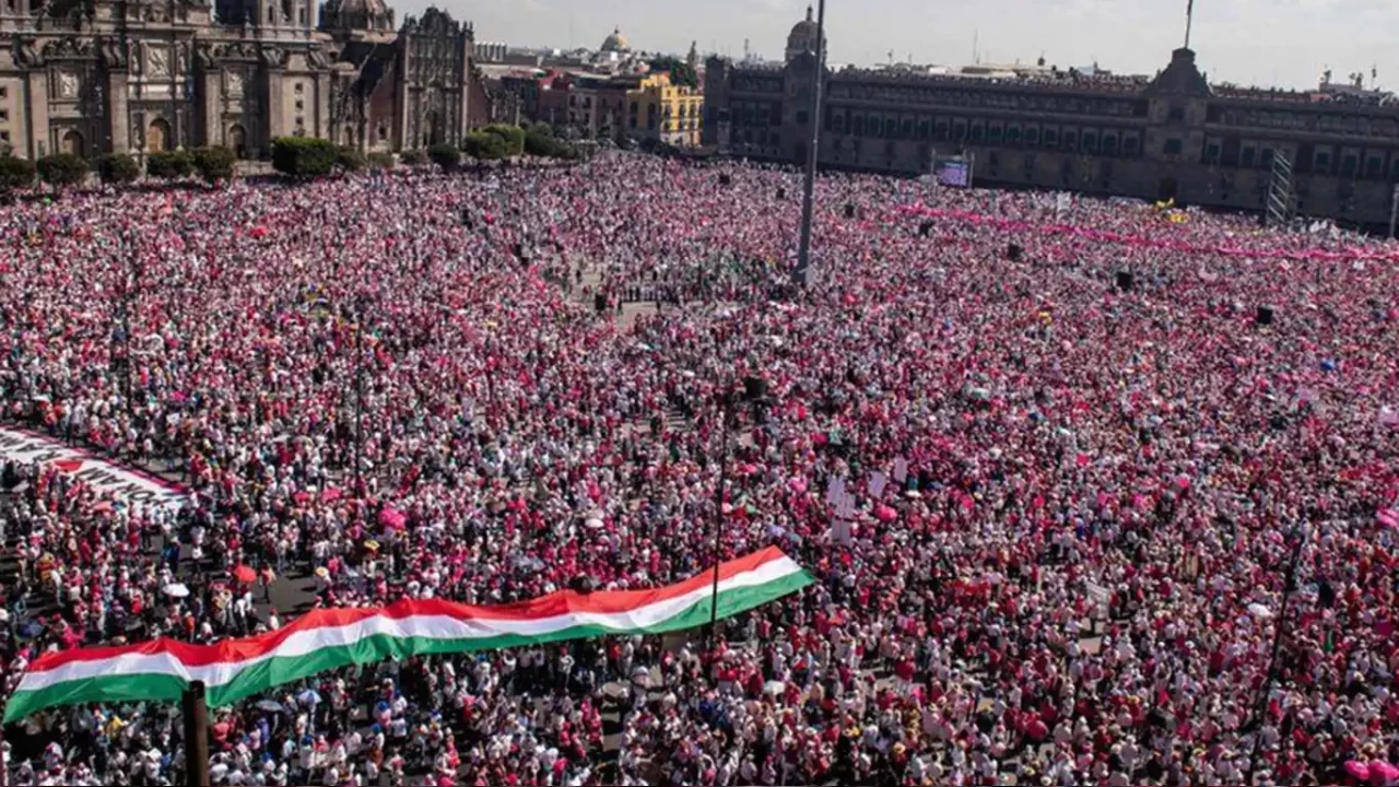 Meksika'da on binlerce ki�i h�k�meti protesto etti
