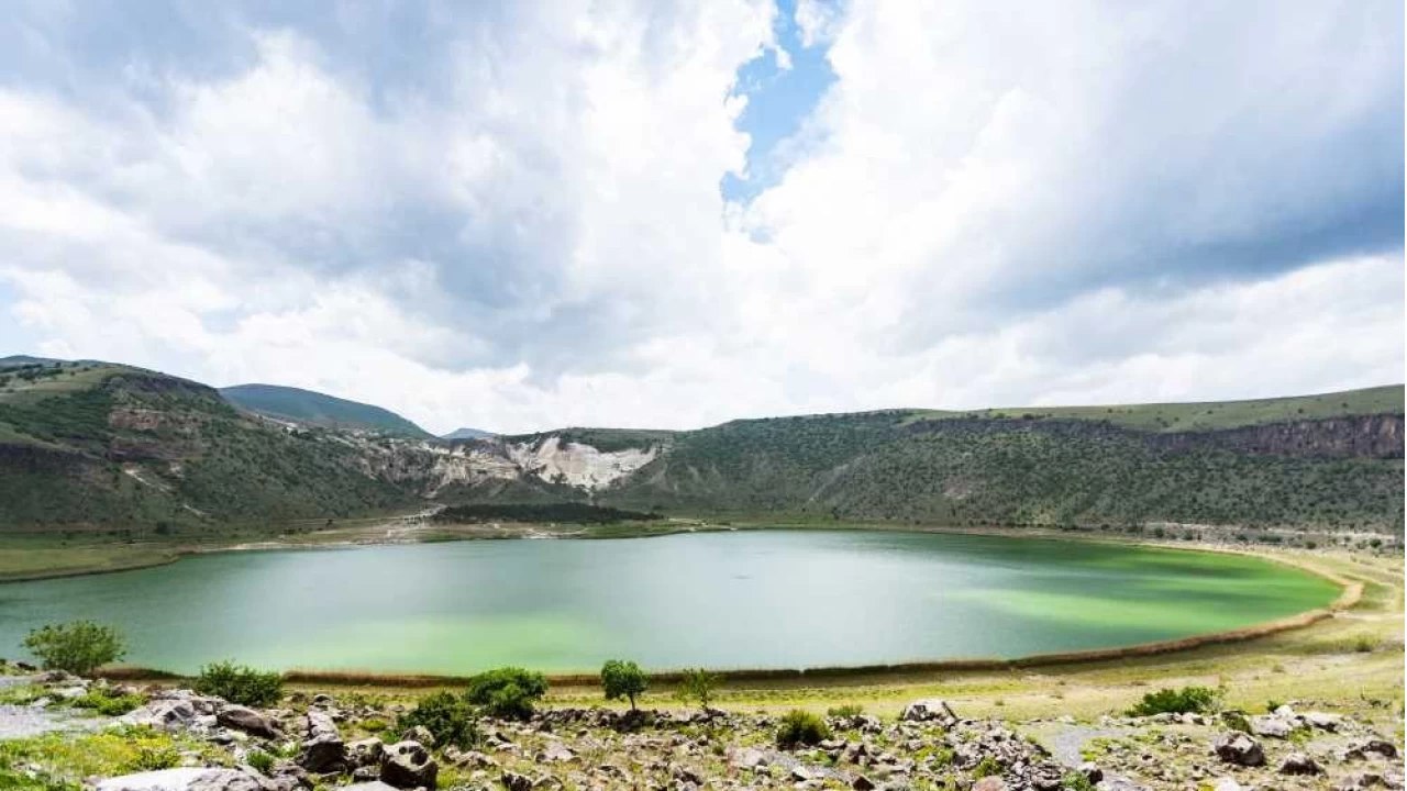 Narl�g�l: Termal �zellikleriyle bilinen, do�a ile i� i�e bir g�l