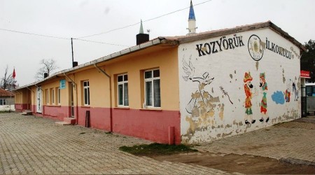 Öğretmen ve öğrenciler korona oldu okul kapatıldı