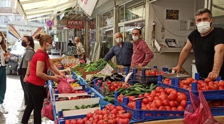 Pazar kurulmadı vatandaşlar manavlara akın etti