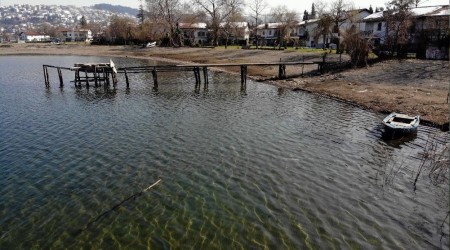 Sapanca Gölü'nde kayıklar suyla buluştu