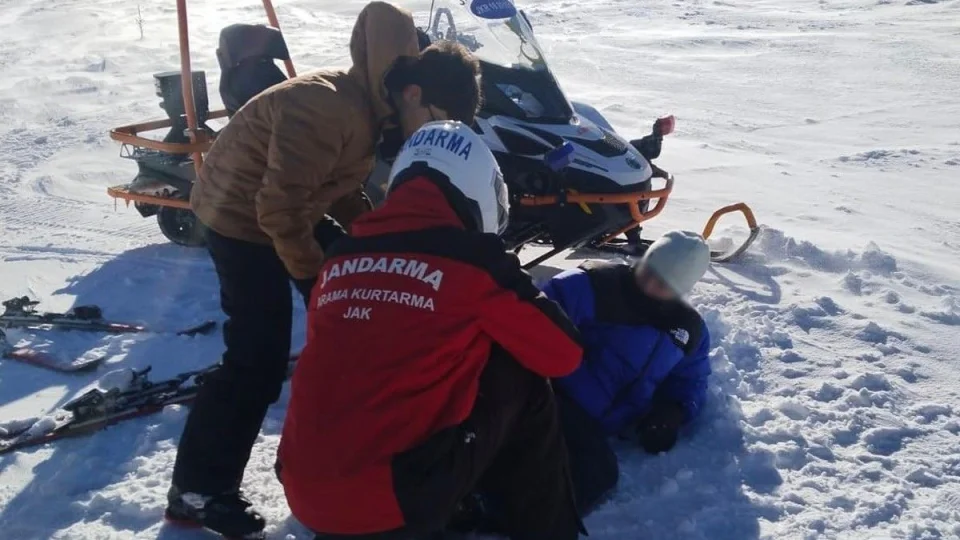 Uluda�'da mahsur kalan vatanda�lara JAK timi m�dahale etti