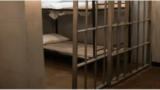 �sk�dar'da e�ini k�zg�n ya� ile �ld�ren kad�na 24 y�la kadar hapis talebi